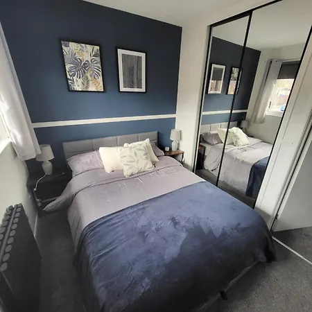 Stylish Home In Linlithgow With Free Parking Exterior photo