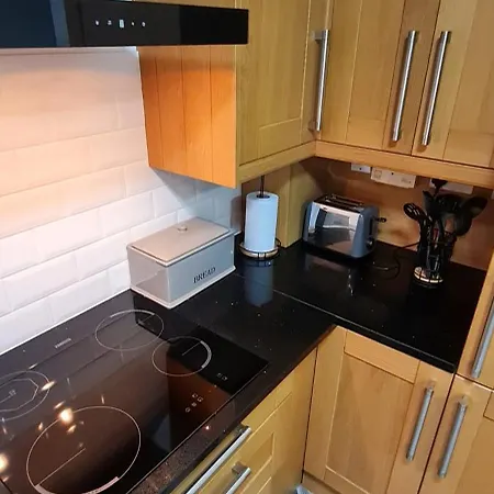 Stylish Home In Linlithgow With Free Parking Exterior photo