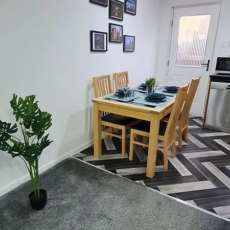 Stylish Home In Linlithgow With Free Parking Exterior photo