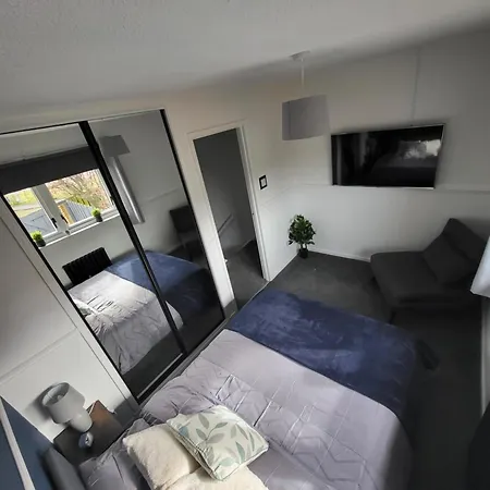 Stylish Home In Linlithgow With Free Parking Exterior photo