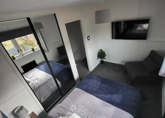 Stylish Home In Linlithgow With Free Parking