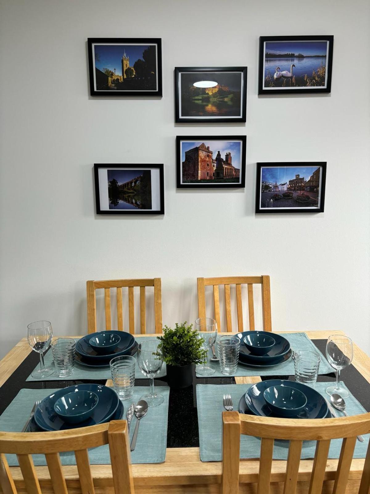 Holiday home Stylish In With Free Parking