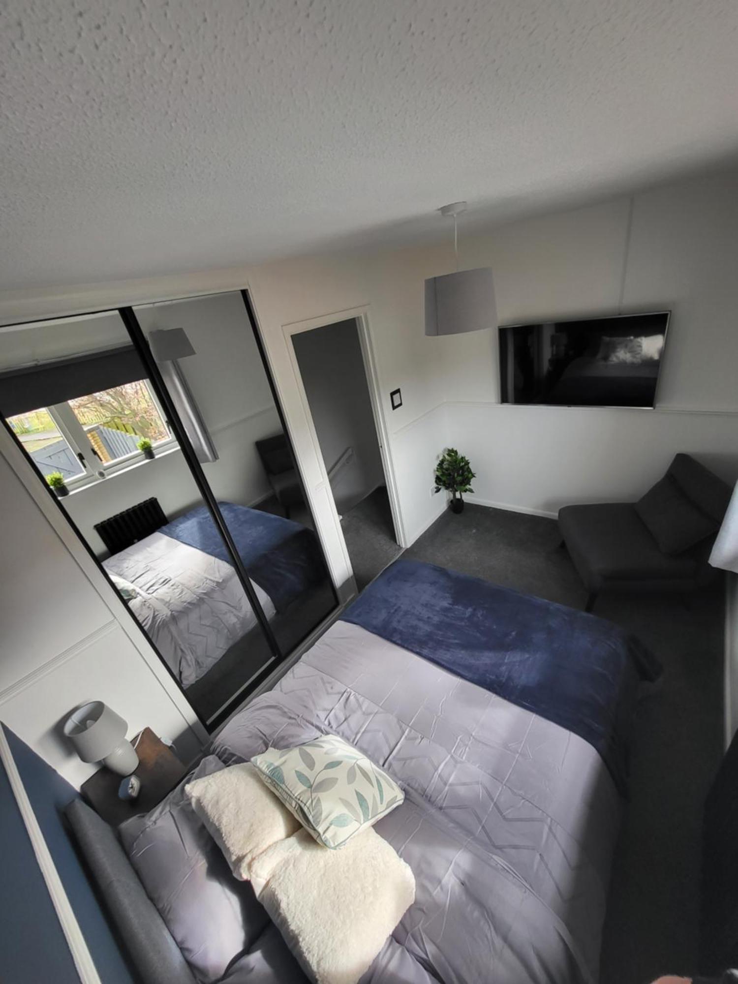 Stylish In With Free Parking Holiday home Linlithgow