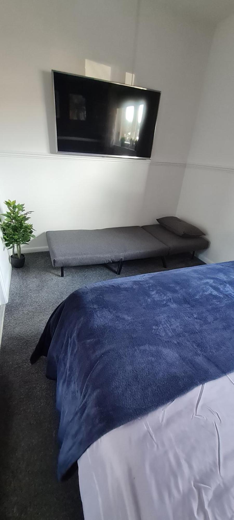 Stylish In With Free Parking Holiday home Linlithgow
