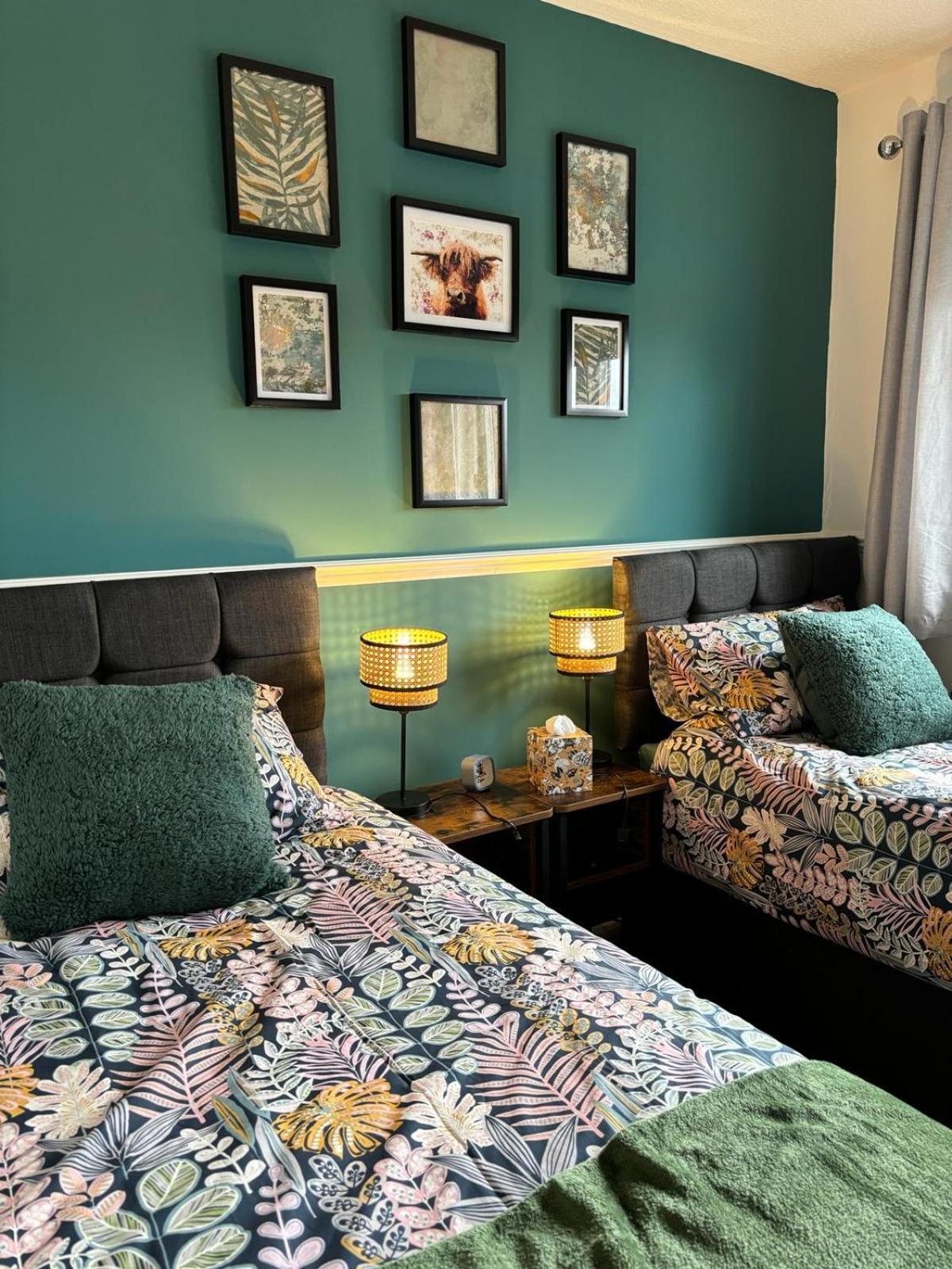 Stylish In With Free Parking Holiday home Linlithgow
