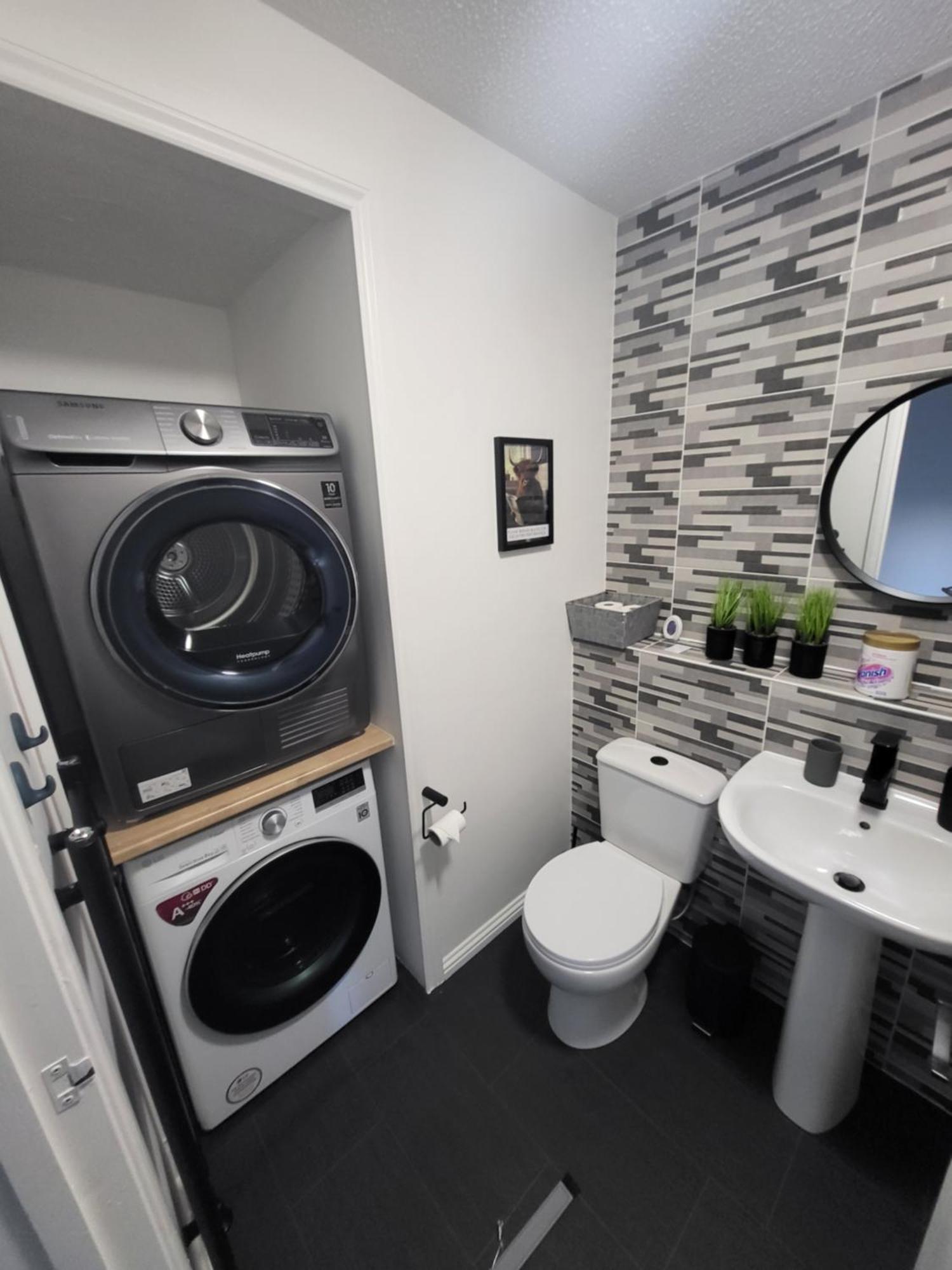 Stylish In With Free Parking Holiday home Linlithgow