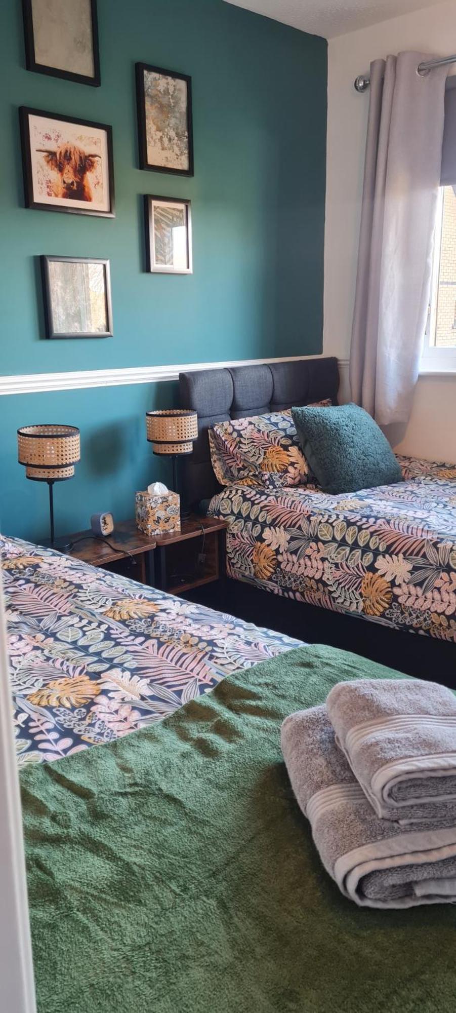 Holiday home Stylish In With Free Parking *